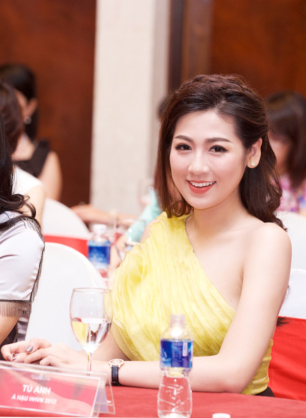 Hoa hậu, Á hậu tỏa sáng trong buổi họp báo HHVN 2016 ảnh 10