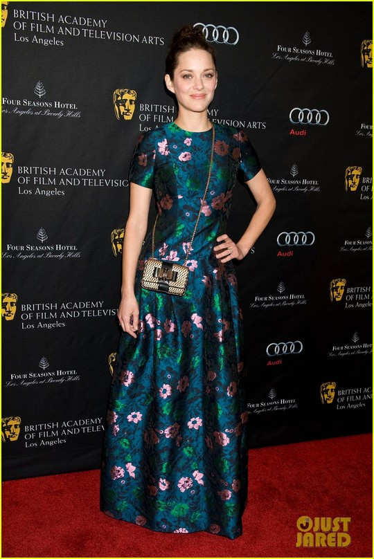 Lịch sự và sang trọng trong một sự kiện phim ở Anh. Lịch sự và sang trọng trong một sự kiện phim ở Anh