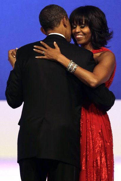 Họ dành cho nhau những cử chỉ thân mật