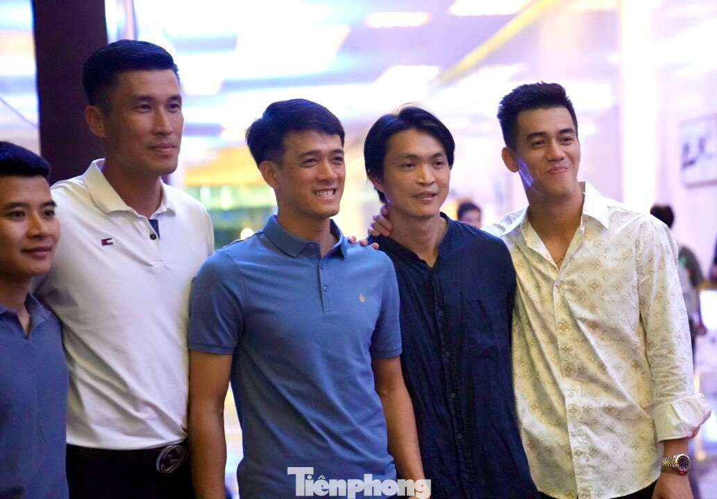 Theo nguồn tin riêng của Tiền Phong, HLV Philippe Troussier không dự lễ cưới của Quang Hải do ông đã trở về Pháp ngày 3/4. Theo nguồn tin riêng của Tiền Phong, HLV Philippe Troussier không dự lễ cưới của Quang Hải do ông đã trở về Pháp ngày 3/4.