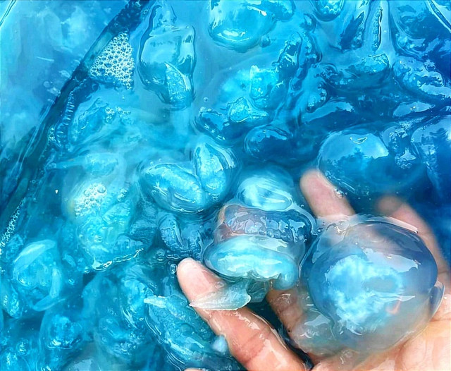 Nuốc Huế có màu xanh.