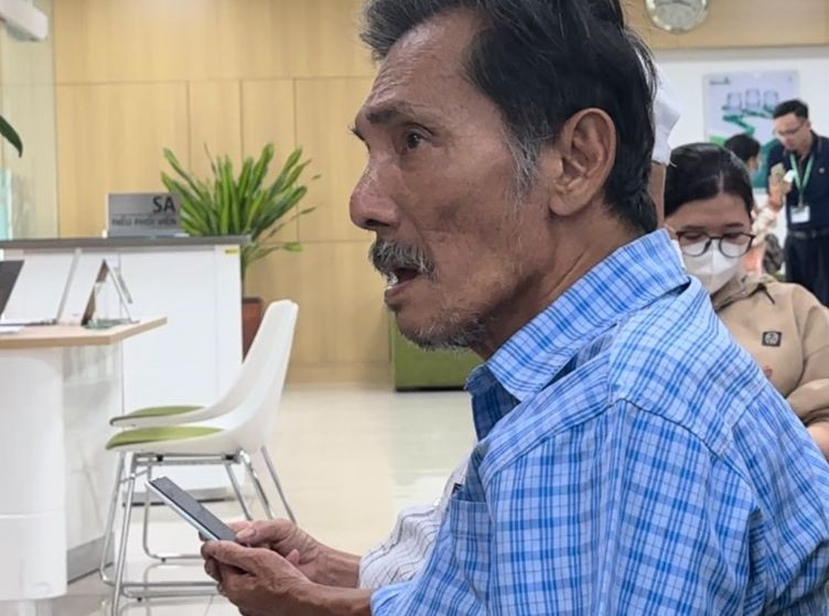 Thương Tín mong muốn trở lại TP.HCM, có show diễn kiếm tiền duy trì cuộc sống.