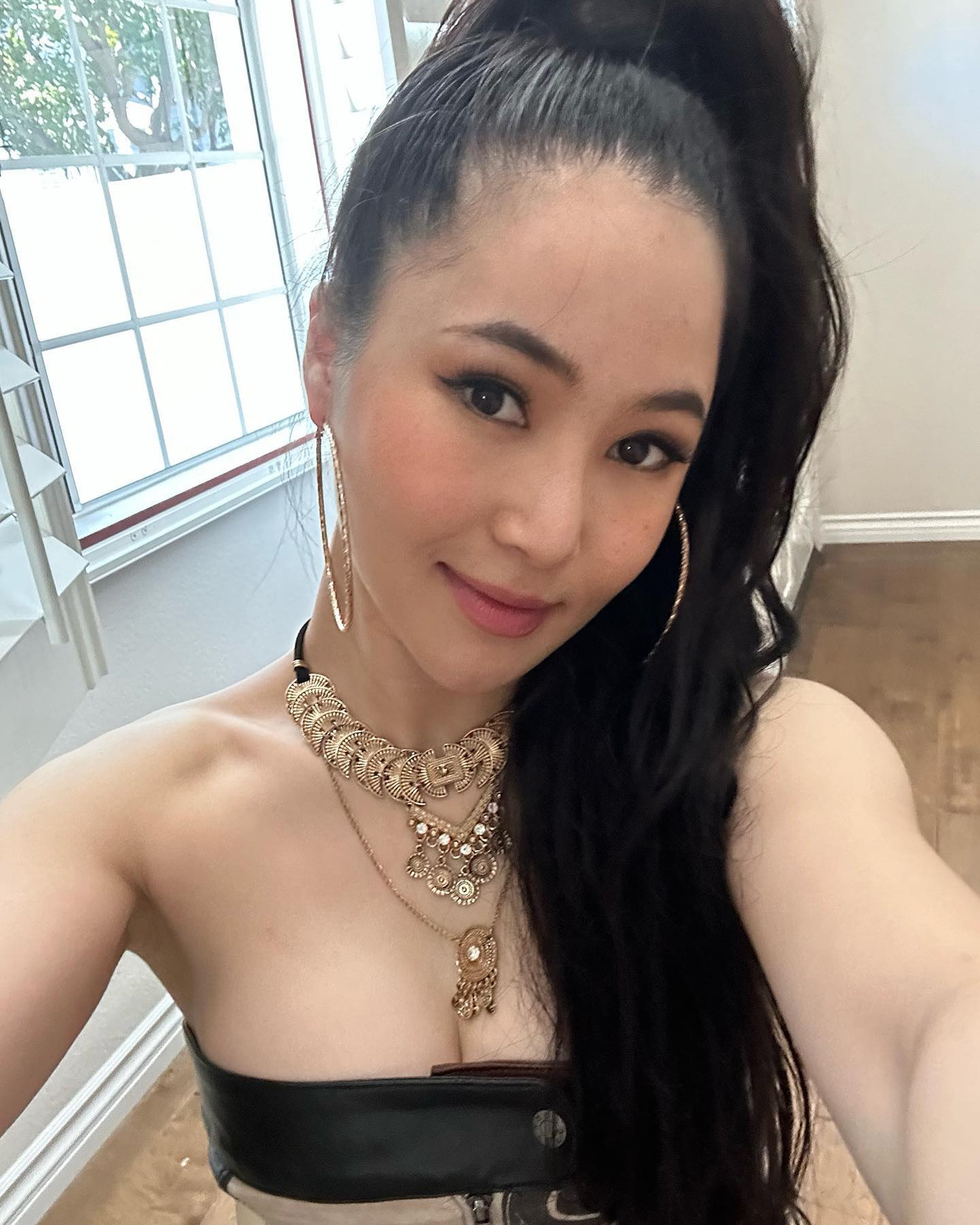 Hương Tràm tích cực chuẩn bị cho mini show ngày 12/5 tại Hà Nội.