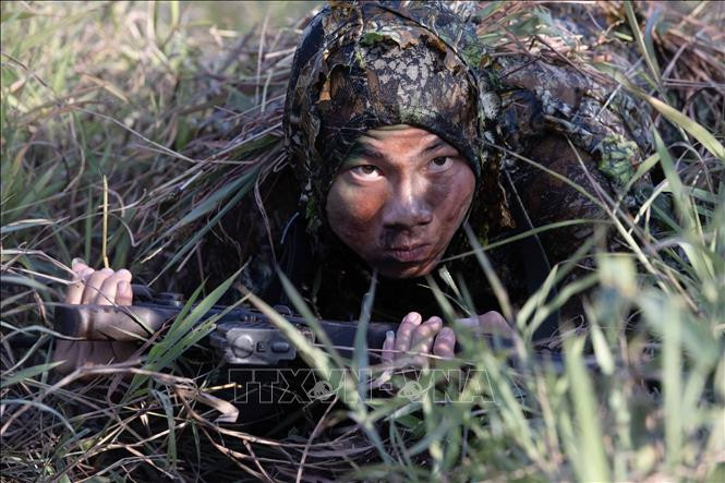 Chương trình huấn luyện và sinh hoạt hằng ngày của các chiến sĩ CSCĐ chống khủng bố luôn với tinh thần “một phút cũng luyện, một giây cũng rèn”.