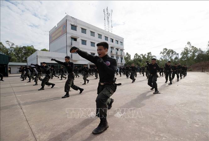 Từ 5h sáng, các chiến sĩ CSCĐ phòng, chống khủng bố bắt đầu một ngày luyện tập khắc nghiệt trên thao trường.