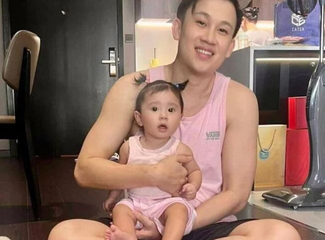 Dương Triệu Vũ và con gái Bảo Anh. Dương Triệu Vũ và con gái Bảo Anh.