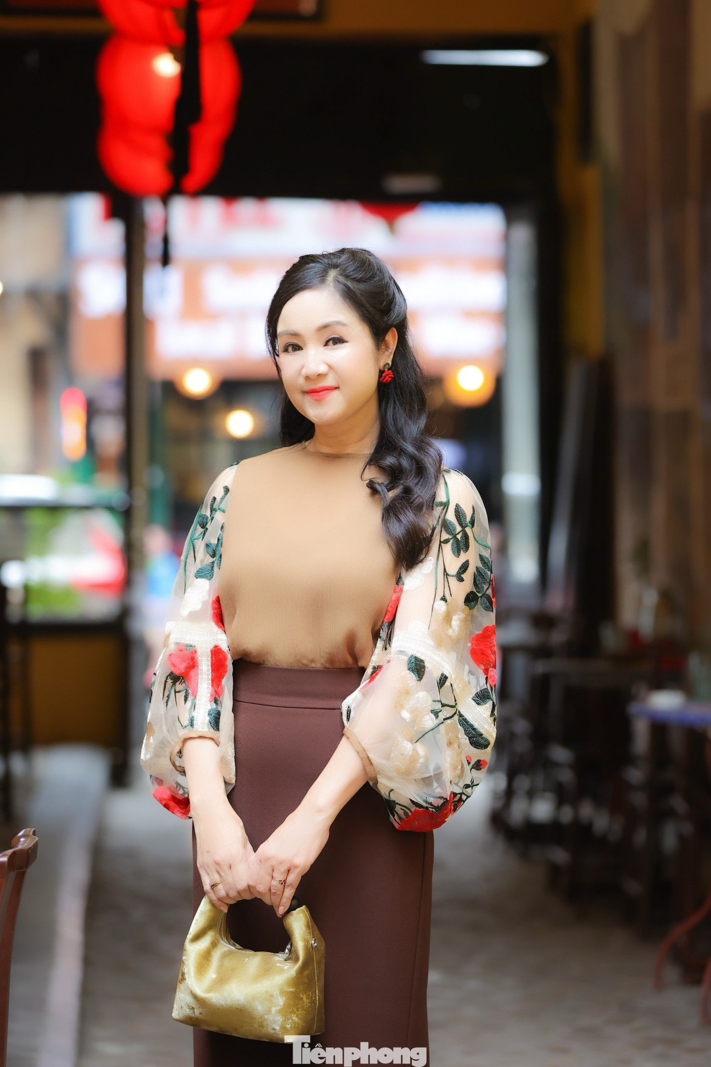 Theo NSND Thu Hà, cô tự tin khi được hợp tác cùng nhiều gương mặt quen thuộc của dự án cũ như NSƯT Phạm Cường, Hồng Diễm… Với cô, họ đều là những người có nghề, tài năng và có thể nâng bạn diễn.