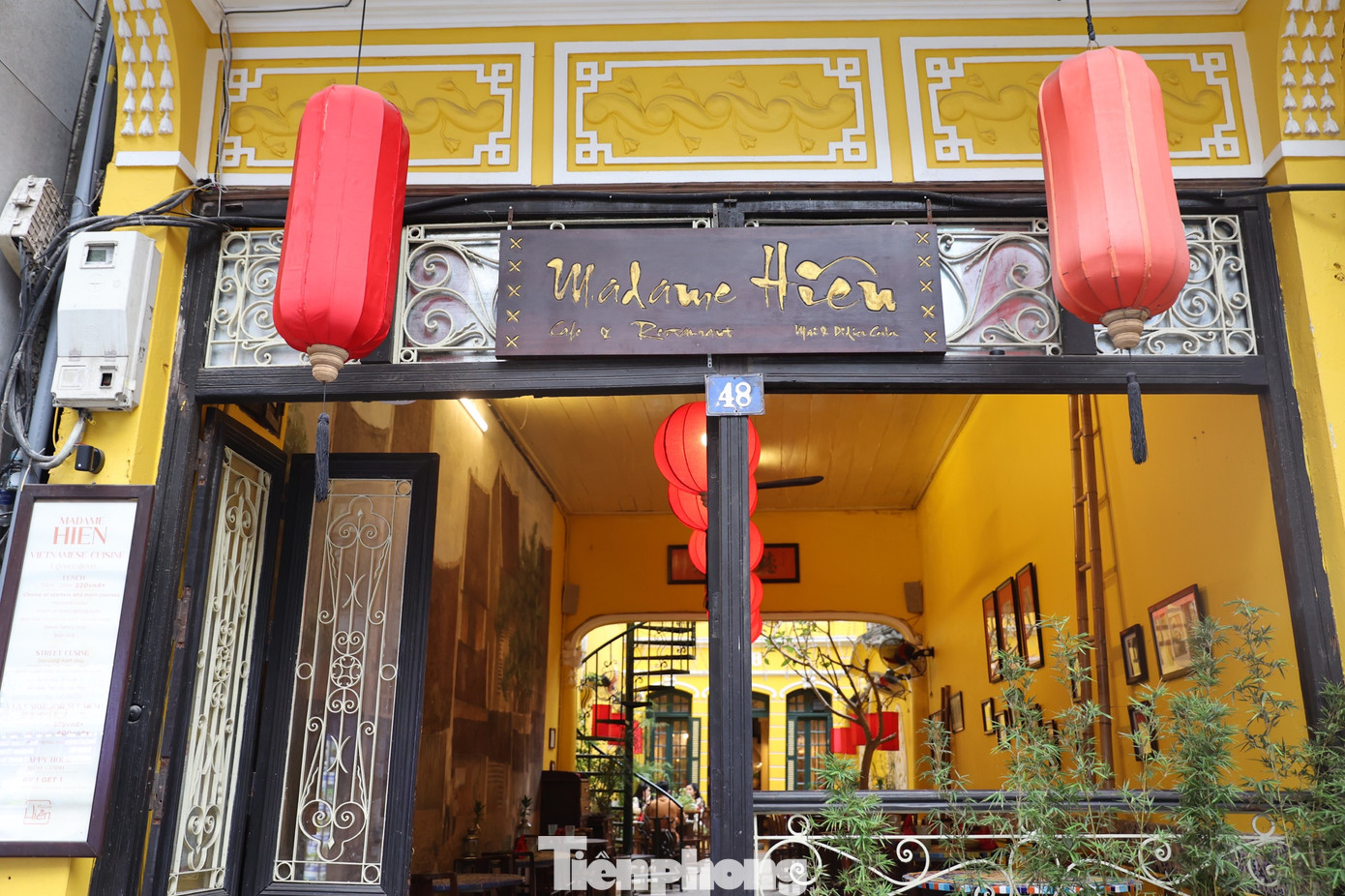 Cận cảnh nhà hàng nơi Tim Cook thưởng thức món cà phê trứng. Ảnh: Trọng Tài. Cận cảnh nhà hàng nơi Tim Cook thưởng thức món cà phê trứng. Ảnh: Trọng Tài.