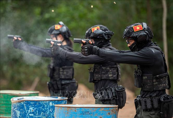 Chương trình huấn luyện của các chiến sĩ CSCĐ tại đây khắc nghiệt hơn rất nhiều so với các đơn vị khác, đòi hỏi mỗi chiến sĩ phải vượt qua giới hạn của bản thân để thích nghi và hoàn thành các nội dung huấn luyện.