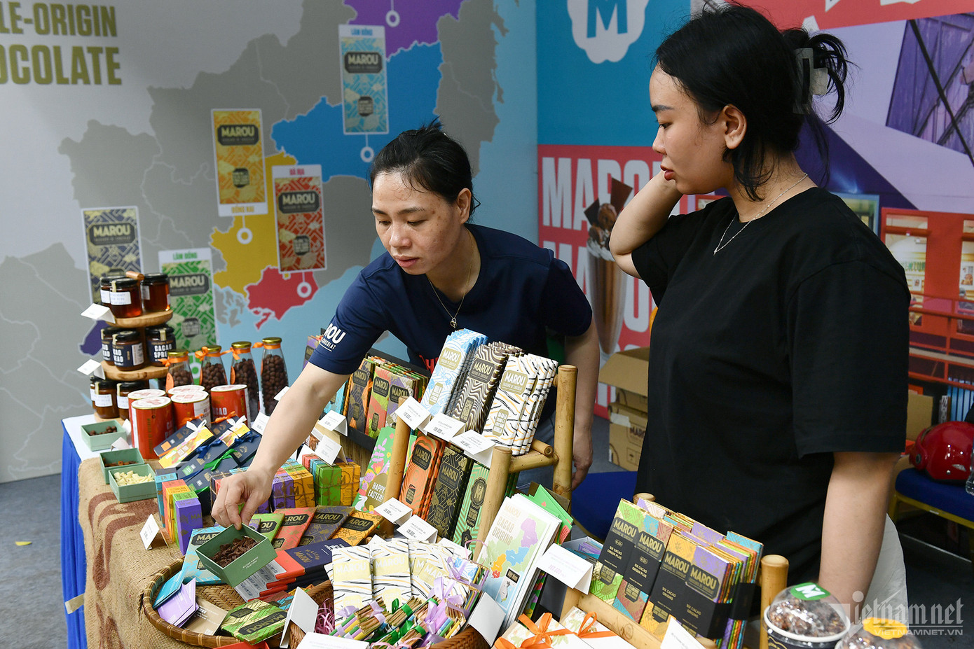 Chocolate Pháp cũng được bán nhiều tại lễ hội, giá một thanh từ 75.000 đồng trở lên.