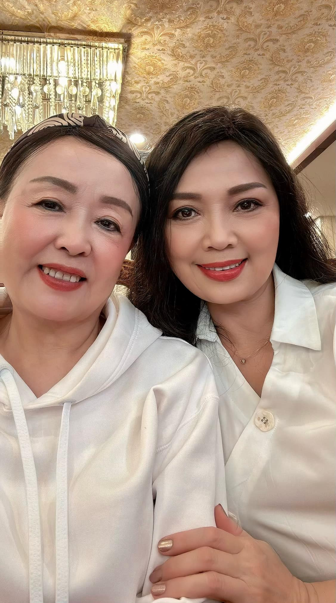 NSND Thái Bảo và NSND Thu Hiền.