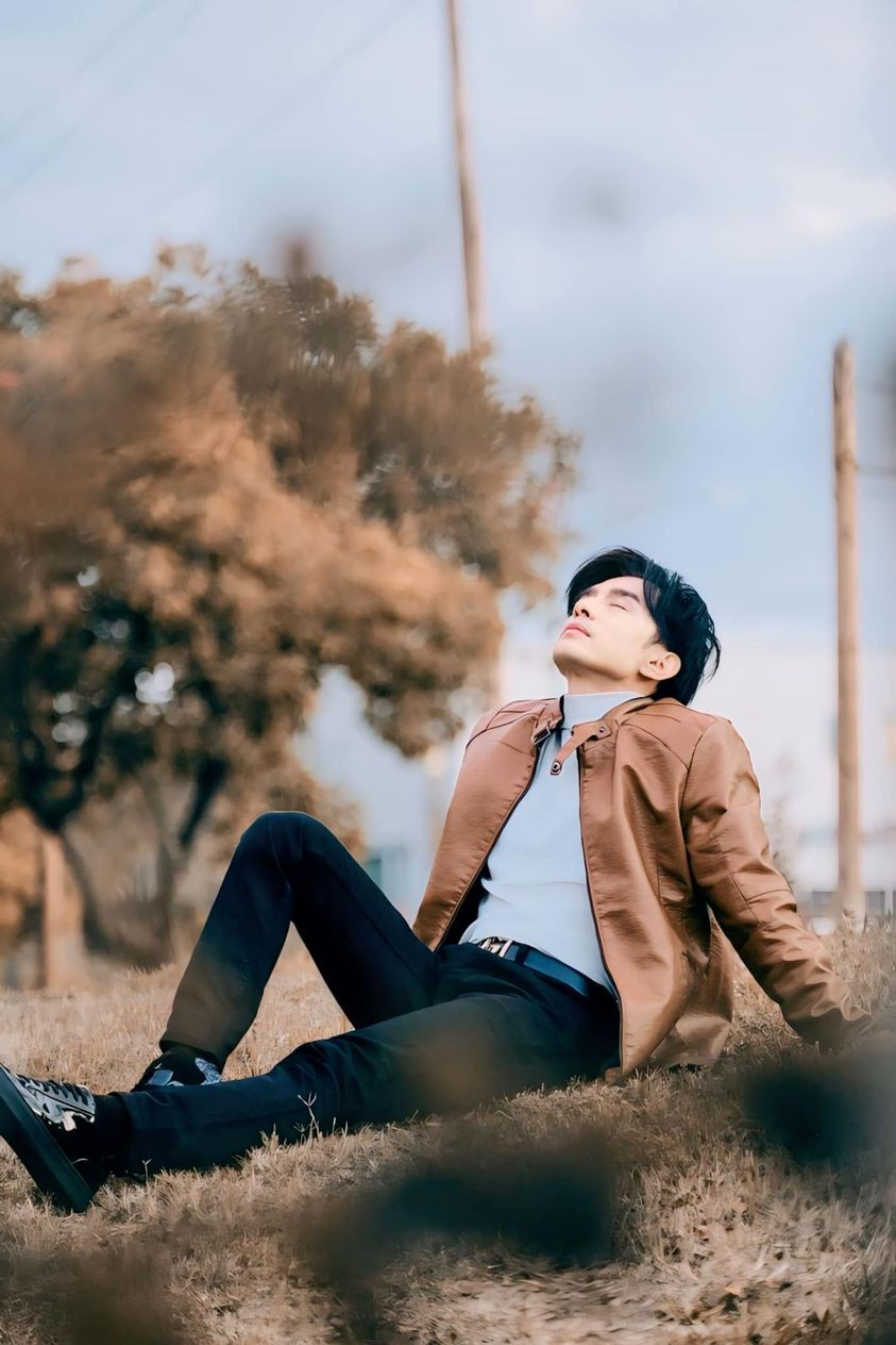 Đan Trường bị ngã cầu thang, trễ chuyến bay và thất lạc hành lý trong chuyến lưu diễn ở nước ngoài.