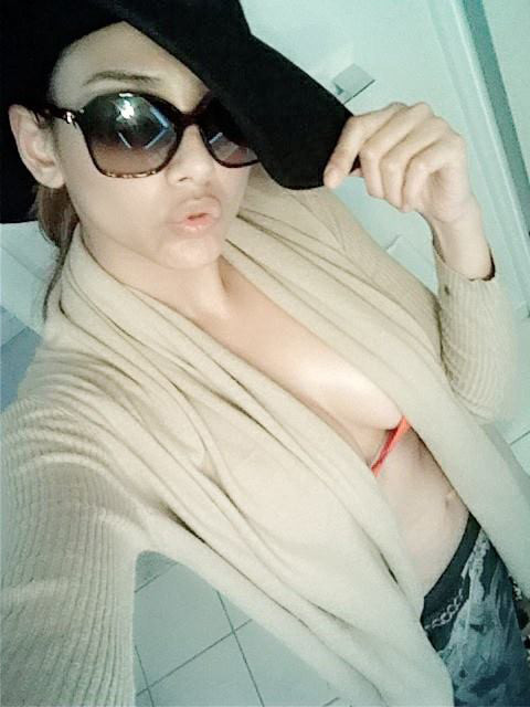 Ngắm người đẹp có vòng 1 gợi tình, đôi chân thẳng tắp ảnh 9