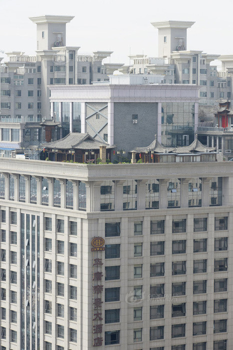 Trung Quốc: Đại gia chơi trội xây 'cung điện trên không' ảnh 4