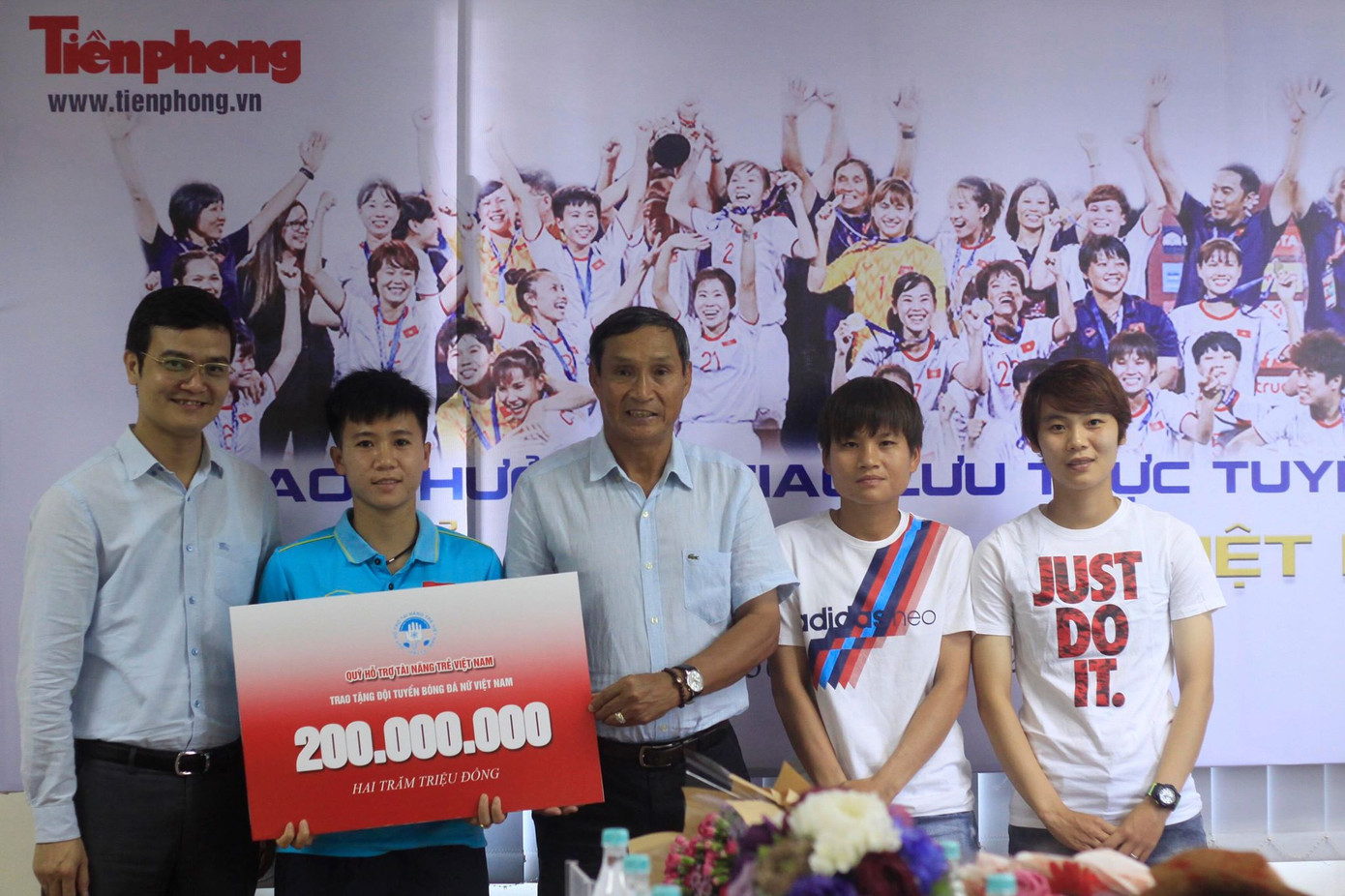 HLV Mai Đức Chung: 'Bóng đá nữ Việt Nam ngày mai phải tốt hơn hôm nay' ảnh 10