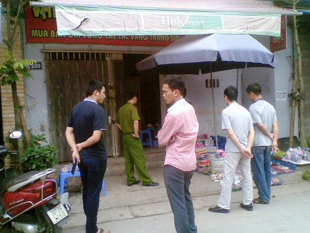 Công an xã Tân Triều đến điều tra sự việc sáng nay (23/4). Công an xã Tân Triều đến điều tra sự việc sáng nay (23/4)