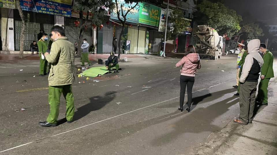 Hiện trường vụ tai nạn giao thông trong đêm