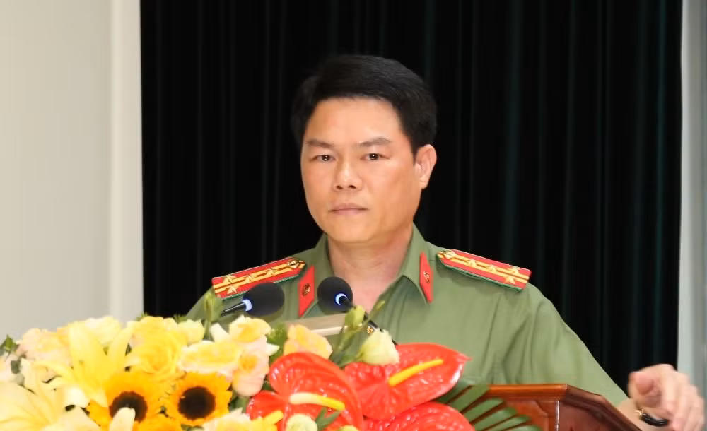 Đại tá Nguyễn Hữu Mạnh phát biểu tại buổi thông báo