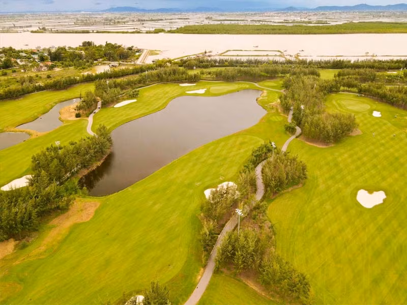 Sân golf FLC Sầm Sơn (Thanh Hoá).