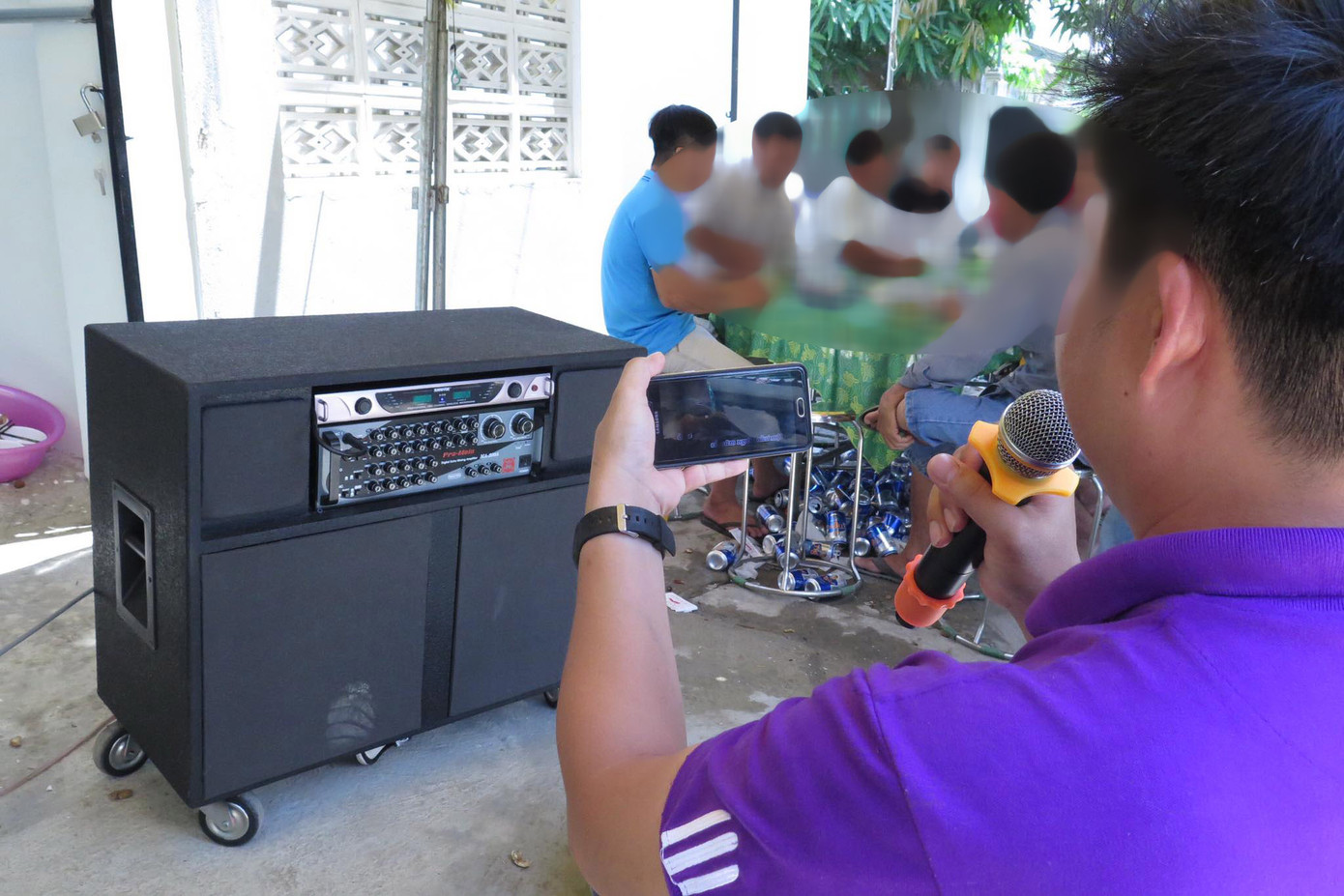 Trách nhiệm xử lý tiếng ồn karaoke loa kẹo kéo ở TPHCM thuộc về ai? ảnh 1