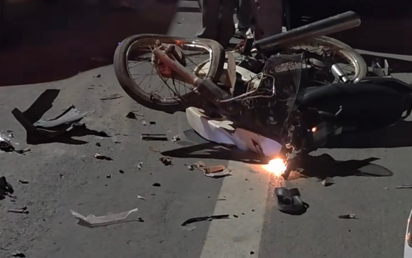 Phương tiện xe máy hư hỏng nặng.