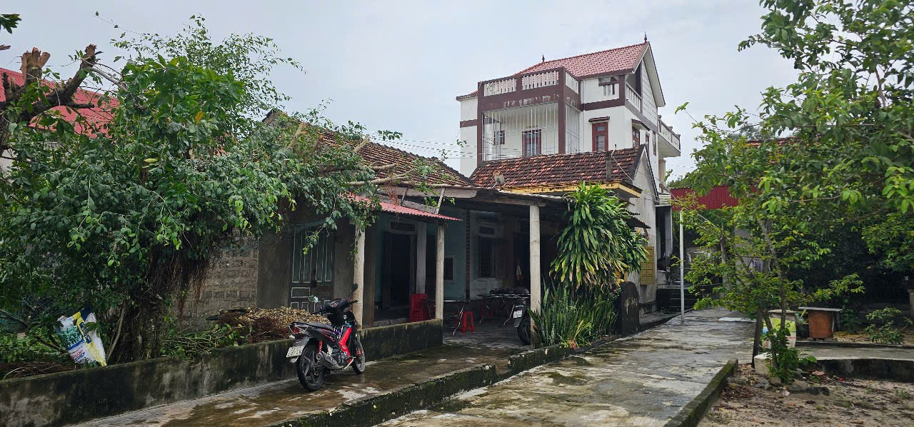 Ngôi nhà ông Lai bà Điểu từng cho cháu ngoại ở nhờ nay đã xuống cấp.