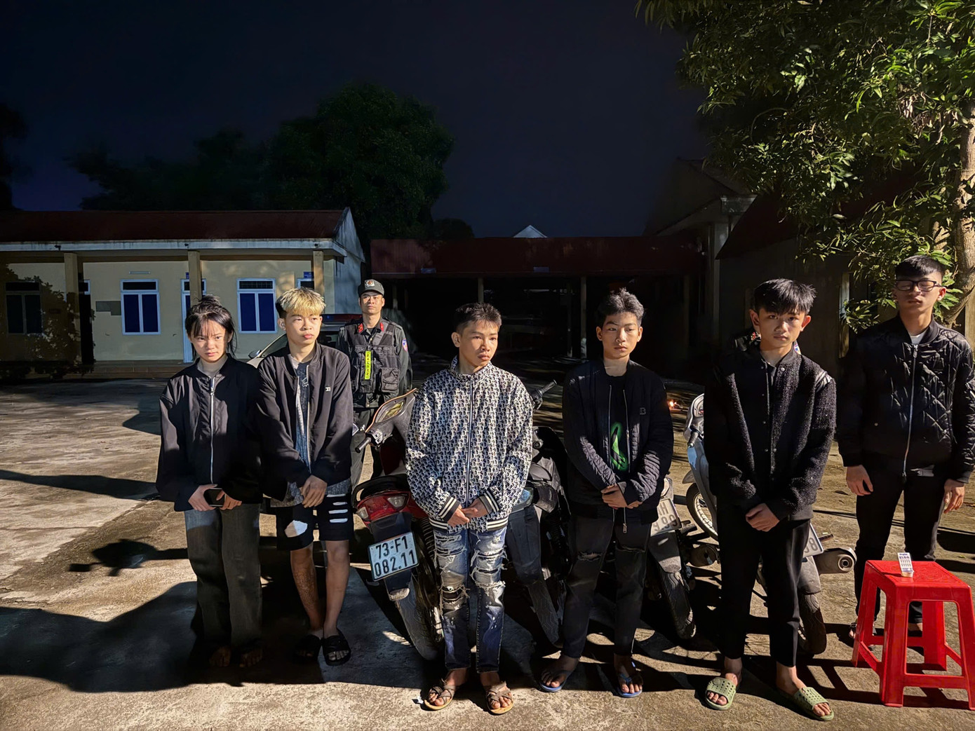 Hàng loạt "quái xế" bị xử lý trong các đợt ra quân.