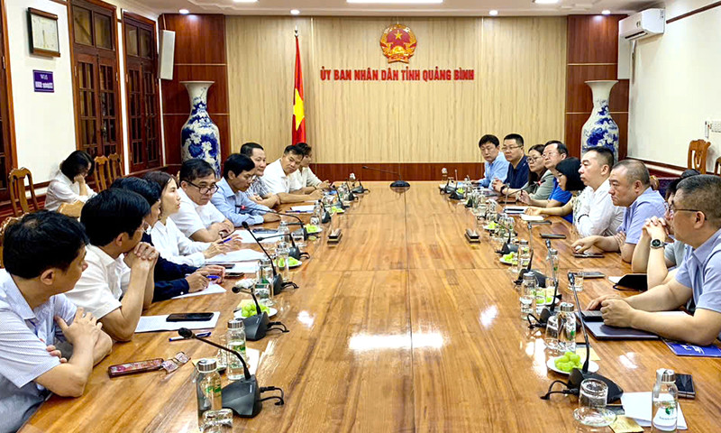 Đoàn doanh nghiệp Trung Quốc làm việc với UBND tỉnh Quảng Bình.