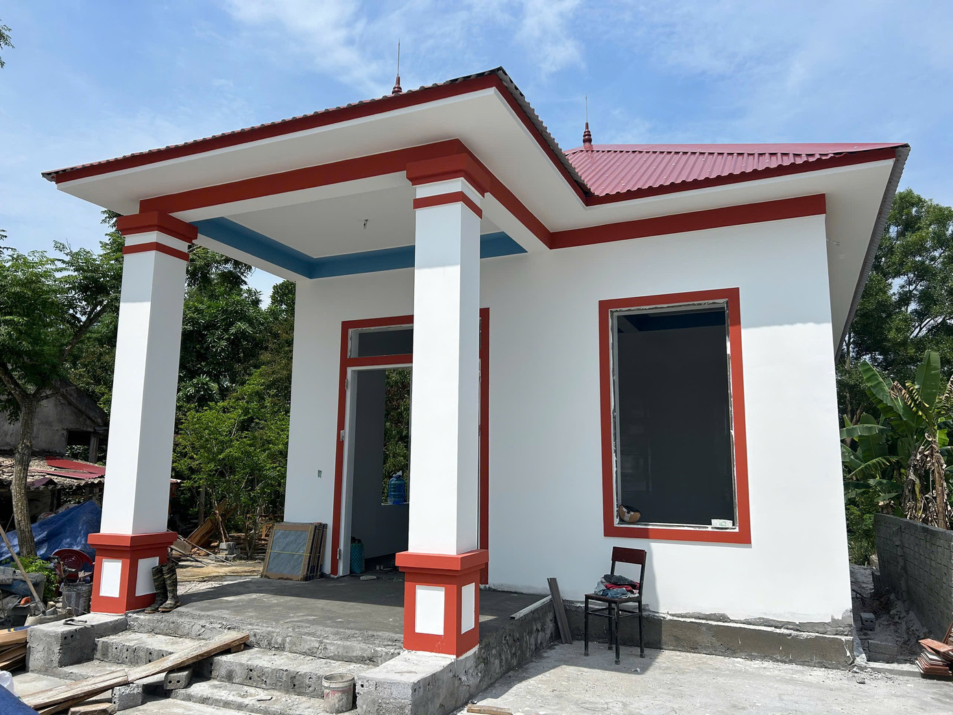 Ngân hàng chỉ có giải ngân khách hàng vay để xây dựng, sửa chữa nhà riêng lẻ. Ngân hàng chỉ có giải ngân khách hàng vay để xây dựng, sửa chữa nhà riêng lẻ.