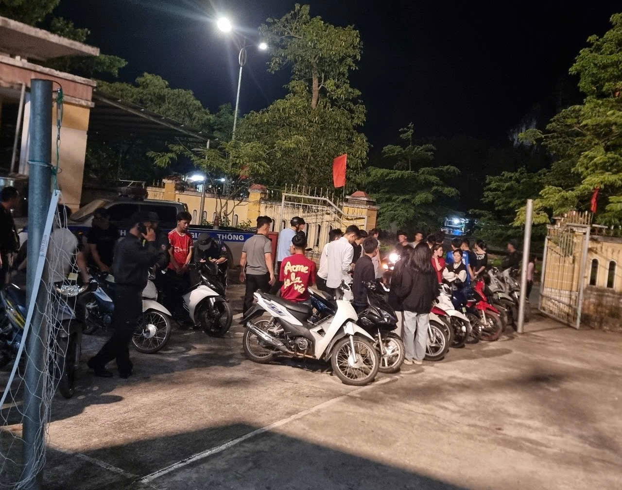 Các "quái xế" ở khu vực nông thôn cũng bị khống chế.