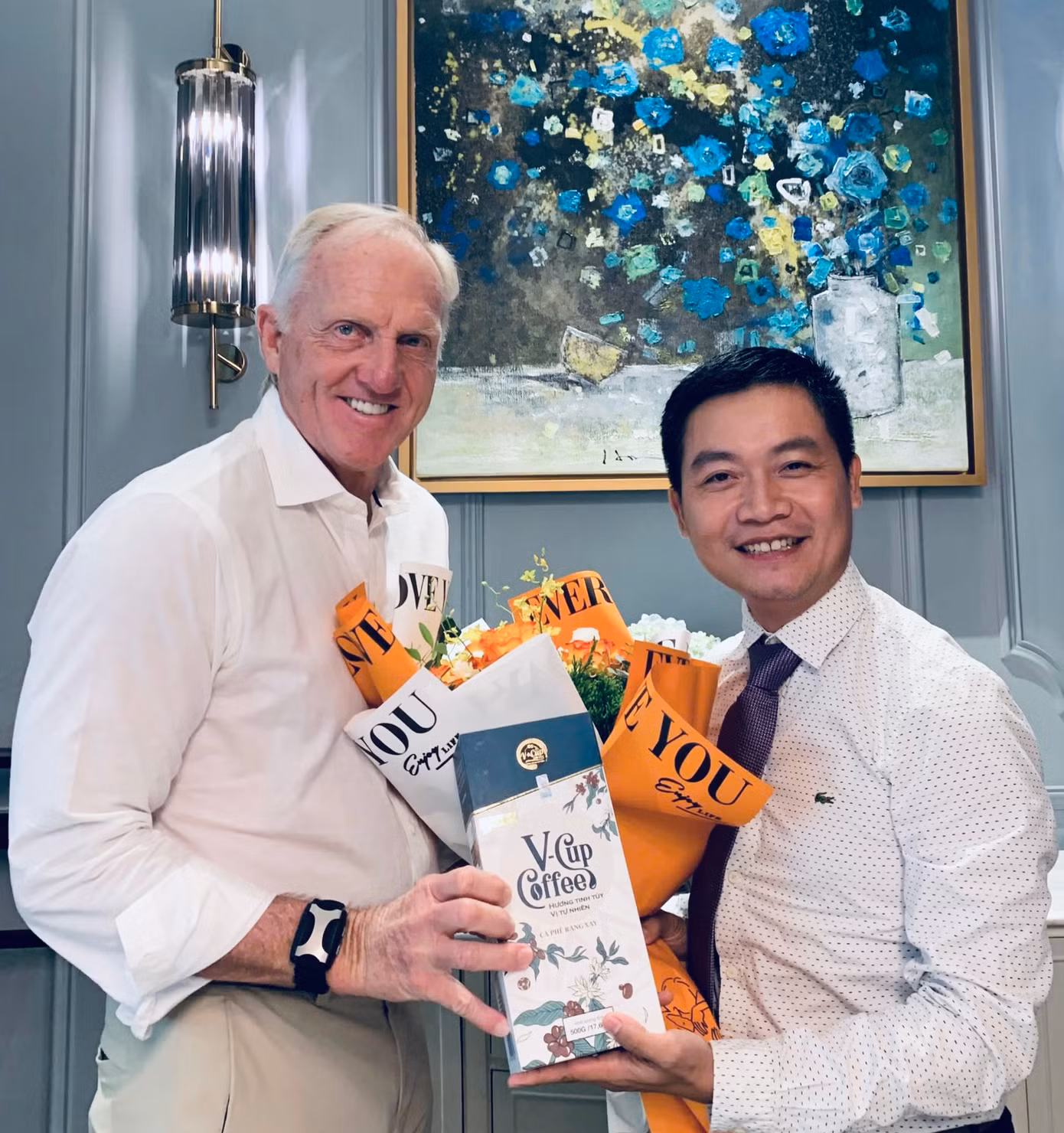 Ông Long với Đại sứ du lịch Việt Nam - huyền thoại golf Greg Norman.