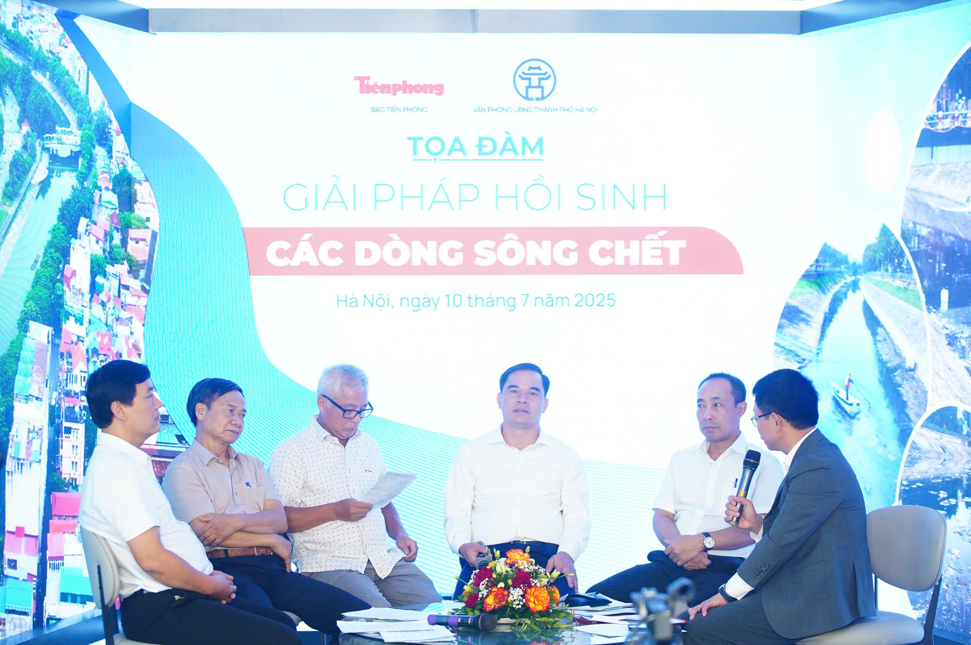 Khách mời tham gia thảo luận