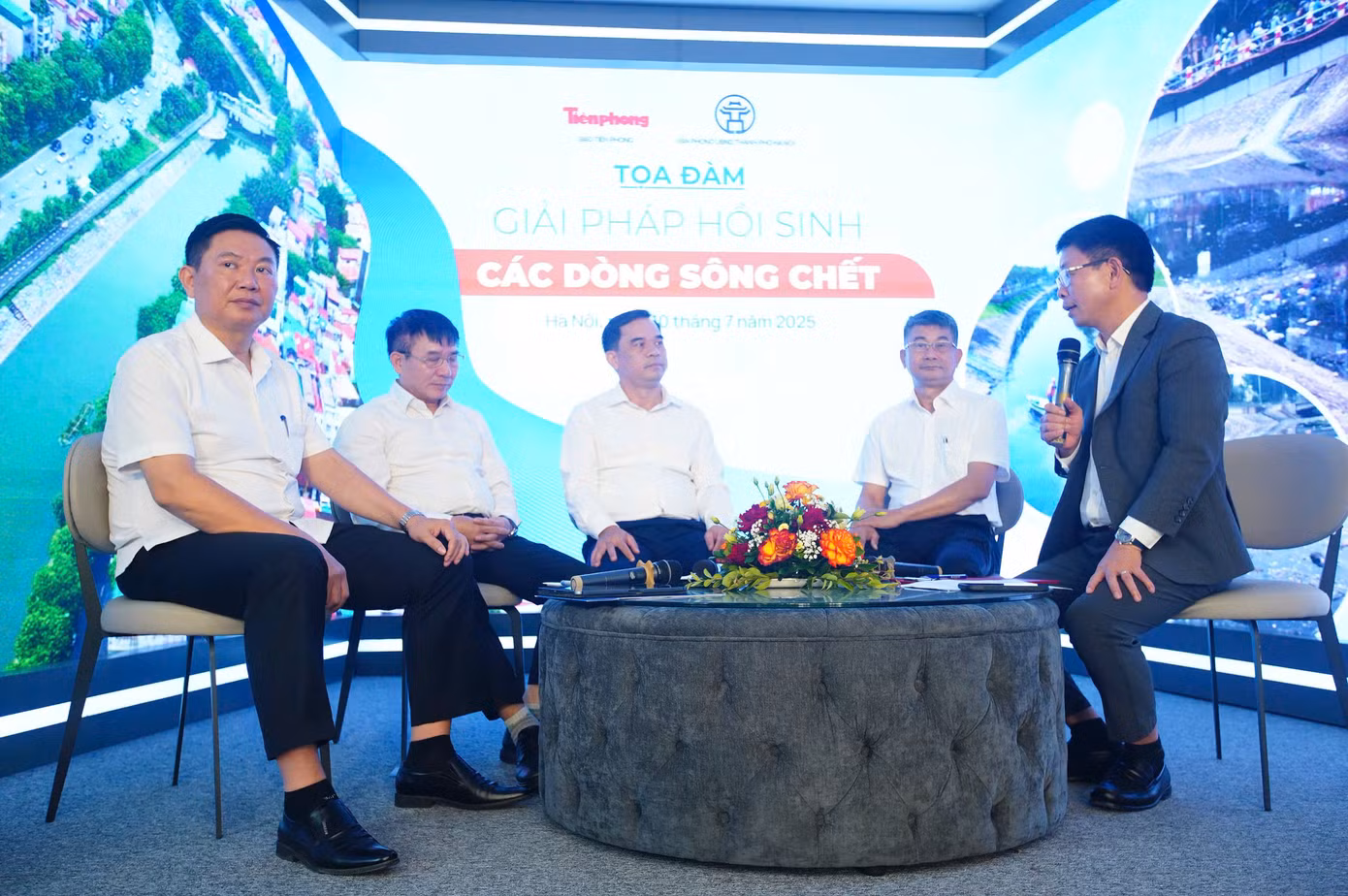 Khách mời tham gia thảo luận