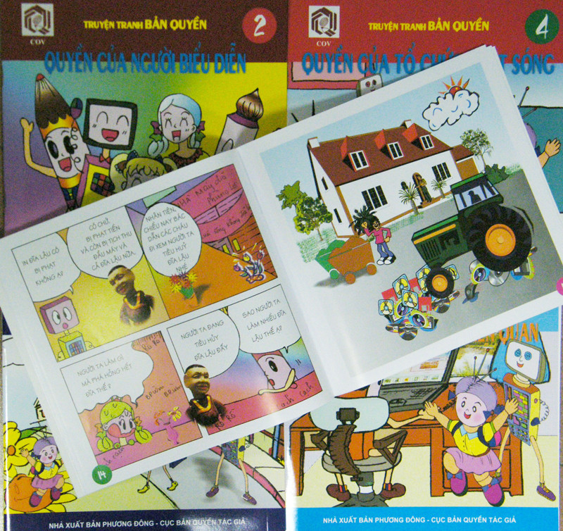 Cục Bản quyền Tác giả ấn hành và phát không bộ truyện tranh tuyên truyền về bản quyền. Ảnh: N.M.H. Cục Bản quyền Tác giả ấn hành và phát không bộ truyện tranh tuyên truyền về bản quyền. Ảnh: N.M.H