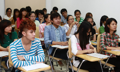 Nhiều bạn trẻ đã đến tham dự chương trình