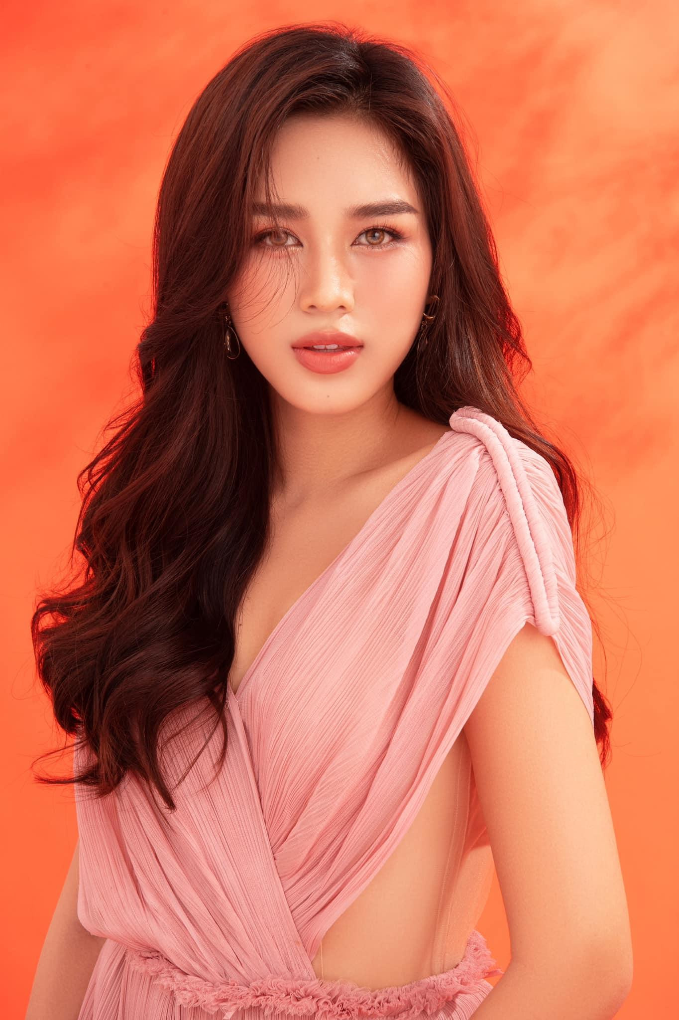 Đỗ Thị Hà có cơ hội lọt vào thẳng top 12 Miss World nếu giành chiến thắng ở phần thi "Digital Media Challenge". Đỗ Thị Hà có cơ hội lọt vào thẳng top 12 Miss World nếu giành chiến thắng ở phần thi "Digital Media Challenge".