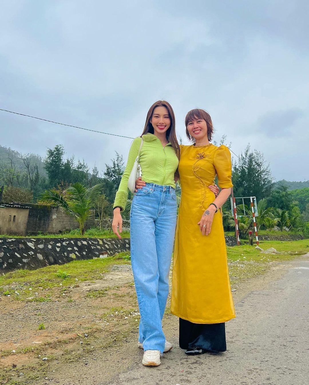 Thuỳ Tiên và mẹ trong ngày mùng 3 Tết.