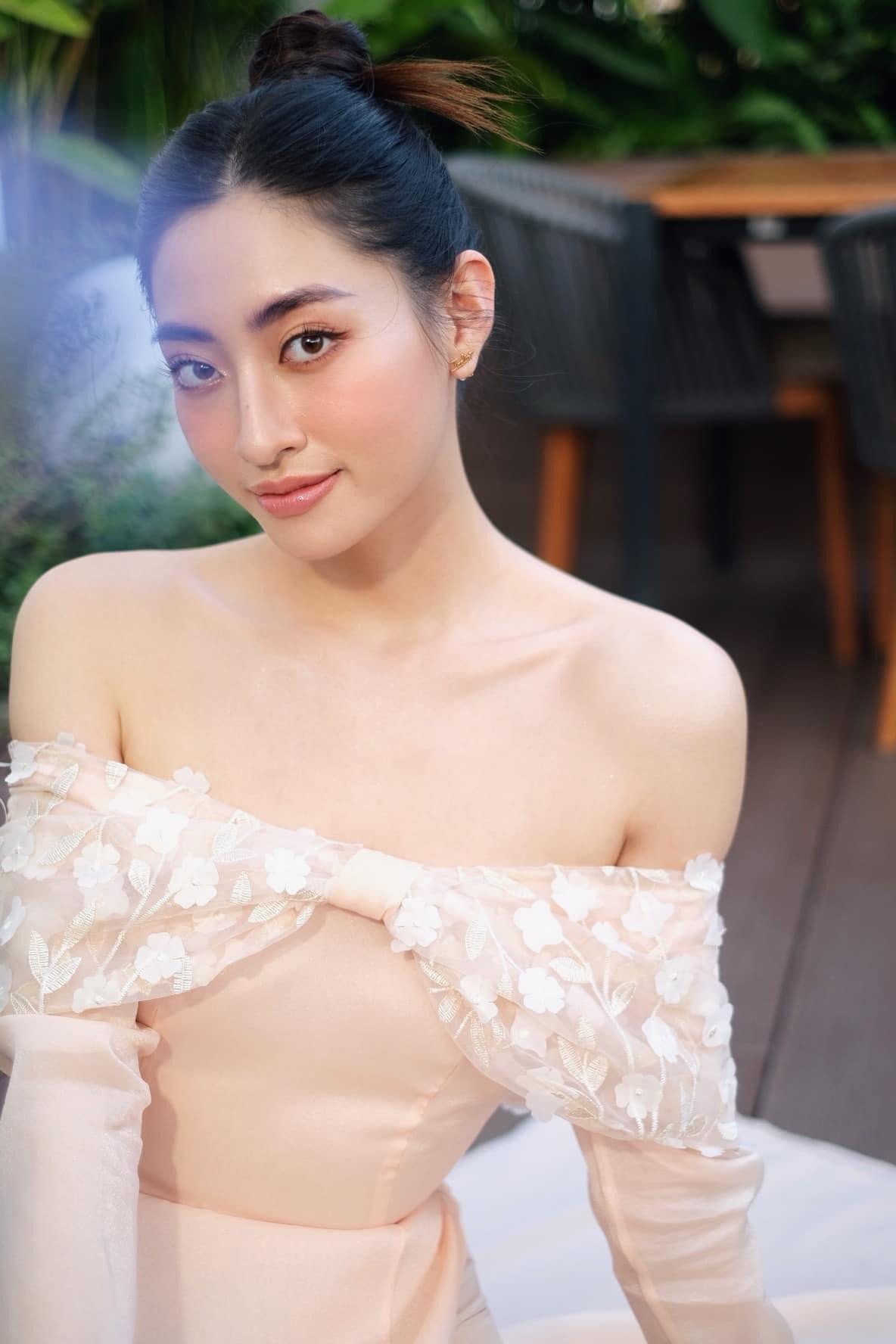 Nhan sắc quyến rũ và xinh đẹp tựa 'nàng Xuân' của Lương Thuỳ Linh nhận được nhiều lời khen của các fans.