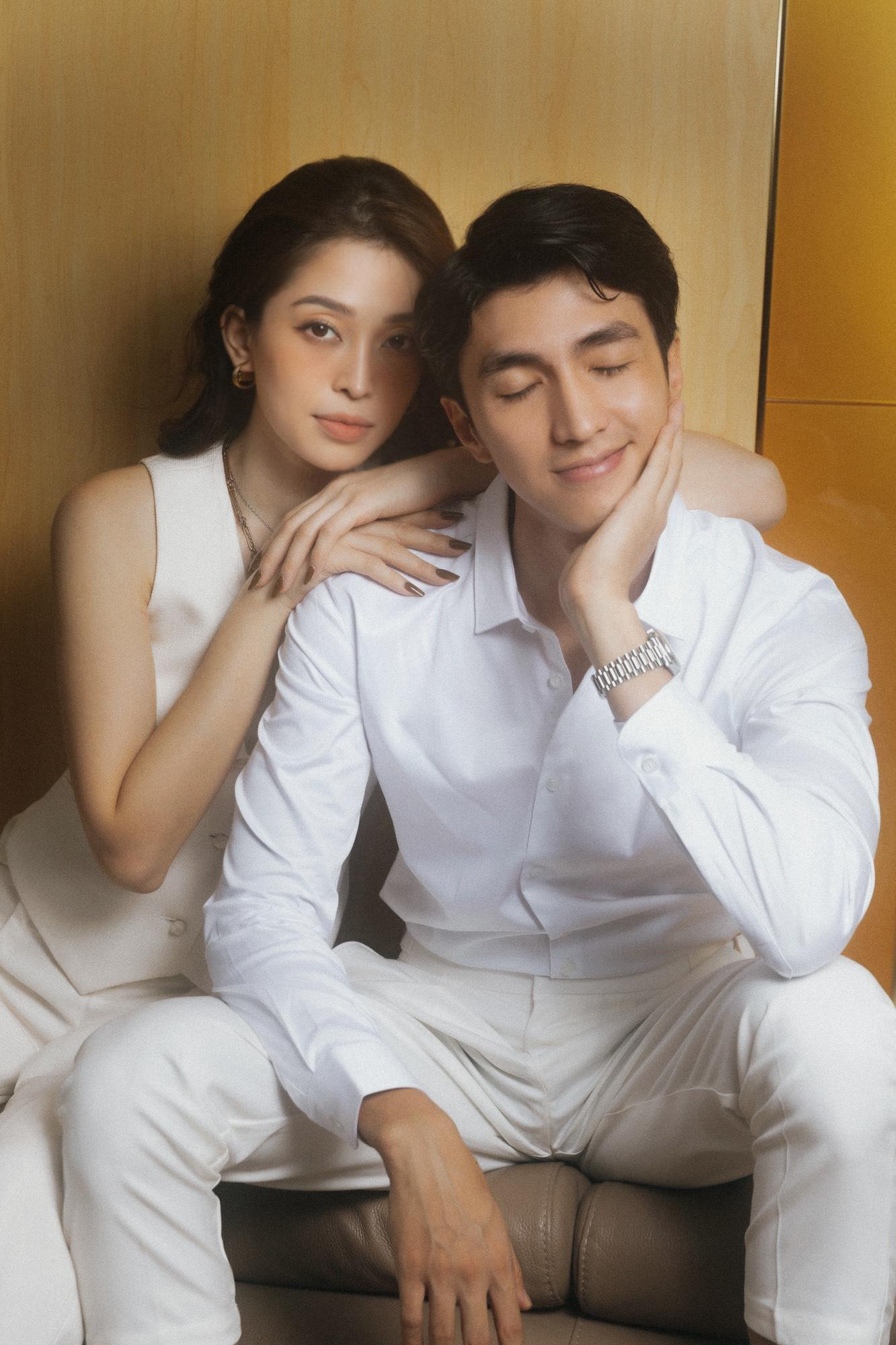 Cặp đôi được ví như ‘tiên đồng ngọc nữ’ khi tình cảm ngày càng đậm sâu giữa showbiz ồn ào và nhiều cám dỗ.