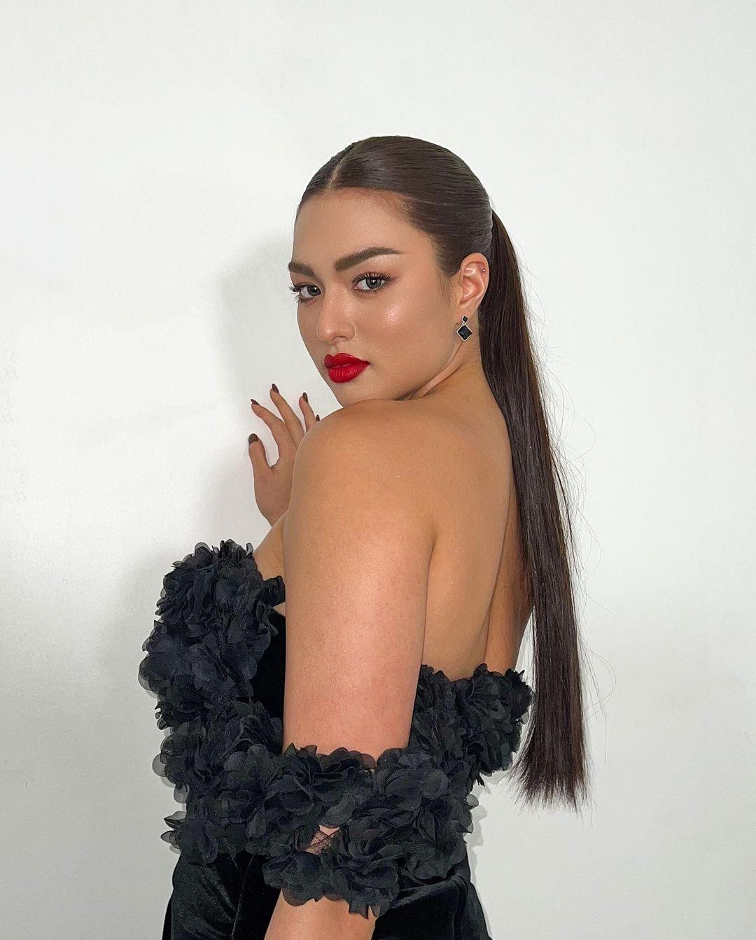 Trước đó mặc dù rất được kỳ vọng nhưng Anchilee đã không 'làm nên chuyện' ở Miss Universe 2021. Thậm chí, cô còn nhận nhiều lời chê bai về ngoại hình 'quá khổ' của mình khiến cho người đẹp bị suy sụp nặng nề.