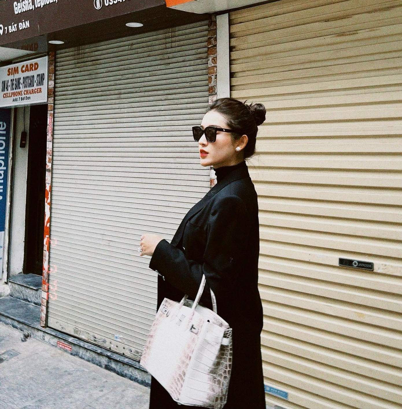 Á hậu Huyền My thanh lịch, sang chảnh xuống phố ngày đầu năm mới. Á hậu Huyền My thanh lịch, sang chảnh xuống phố ngày đầu năm mới.