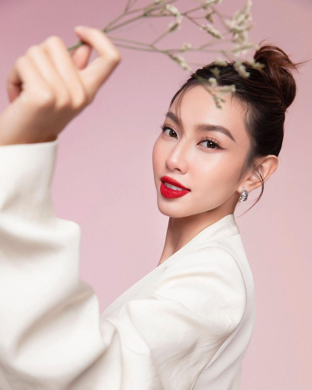 Không chỉ vóc dáng mà thần thái xinh đẹp ngày càng 'thăng hạng' của Miss Grand International 2021 khiến các fans trầm trồ. Không chỉ vóc dáng mà thần thái xinh đẹp ngày càng 'thăng hạng' của Miss Grand International 2021 khiến các fans trầm trồ.