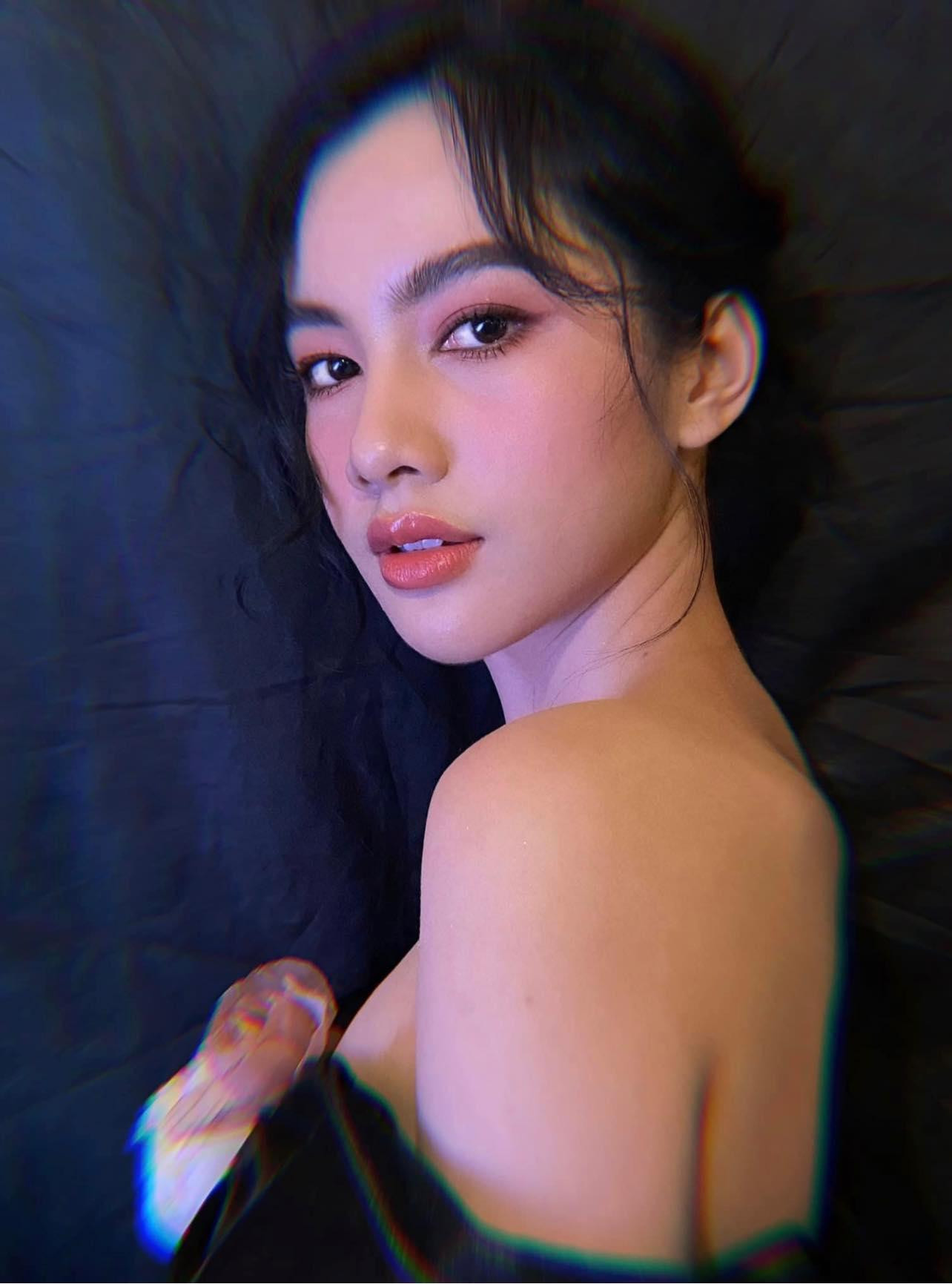 Cẩm Đan là một trong những thí sinh nổi bật của cuộc thi Hoa hậu Việt Nam 2020. Cô sở hữu chiều cao 1m72 và số đo ba vòng ấn tượng 83-64-92cm.