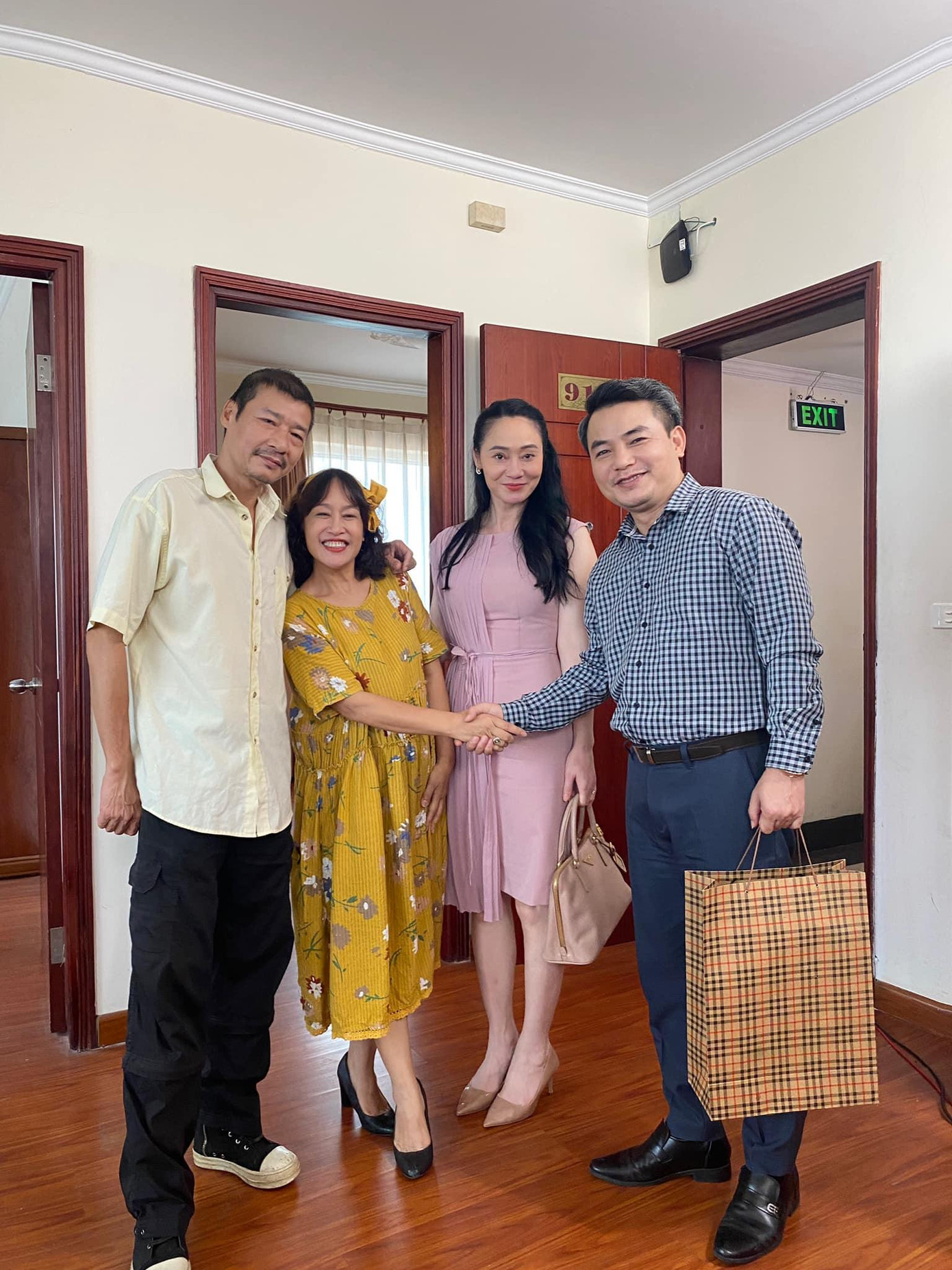 Trong những tập tiếp theo, Nam có thể phải đón nhận với sự thật về thân thế của mình khi bà Sa tiết lộ cô chính là con gái của kẻ giết người trong buổi họp mặt với gia đình thông gia.