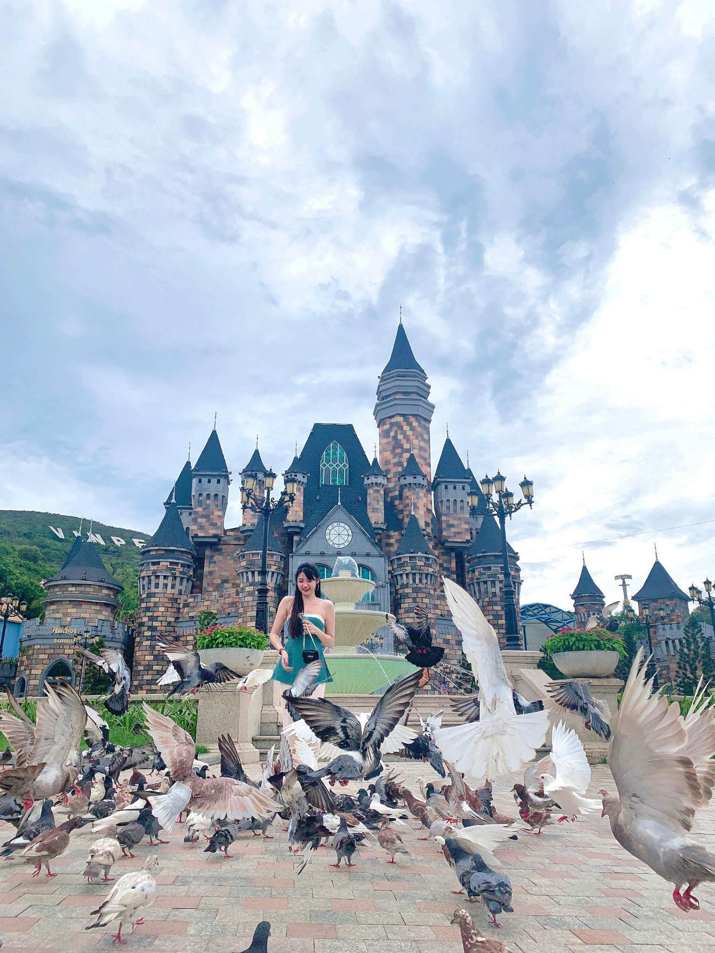 Một số điểm du lịch mà Phương Duyên trải nghiệm trong hành trình xuyên Việt. Một số điểm du lịch mà Phương Duyên trải nghiệm trong hành trình xuyên Việt.