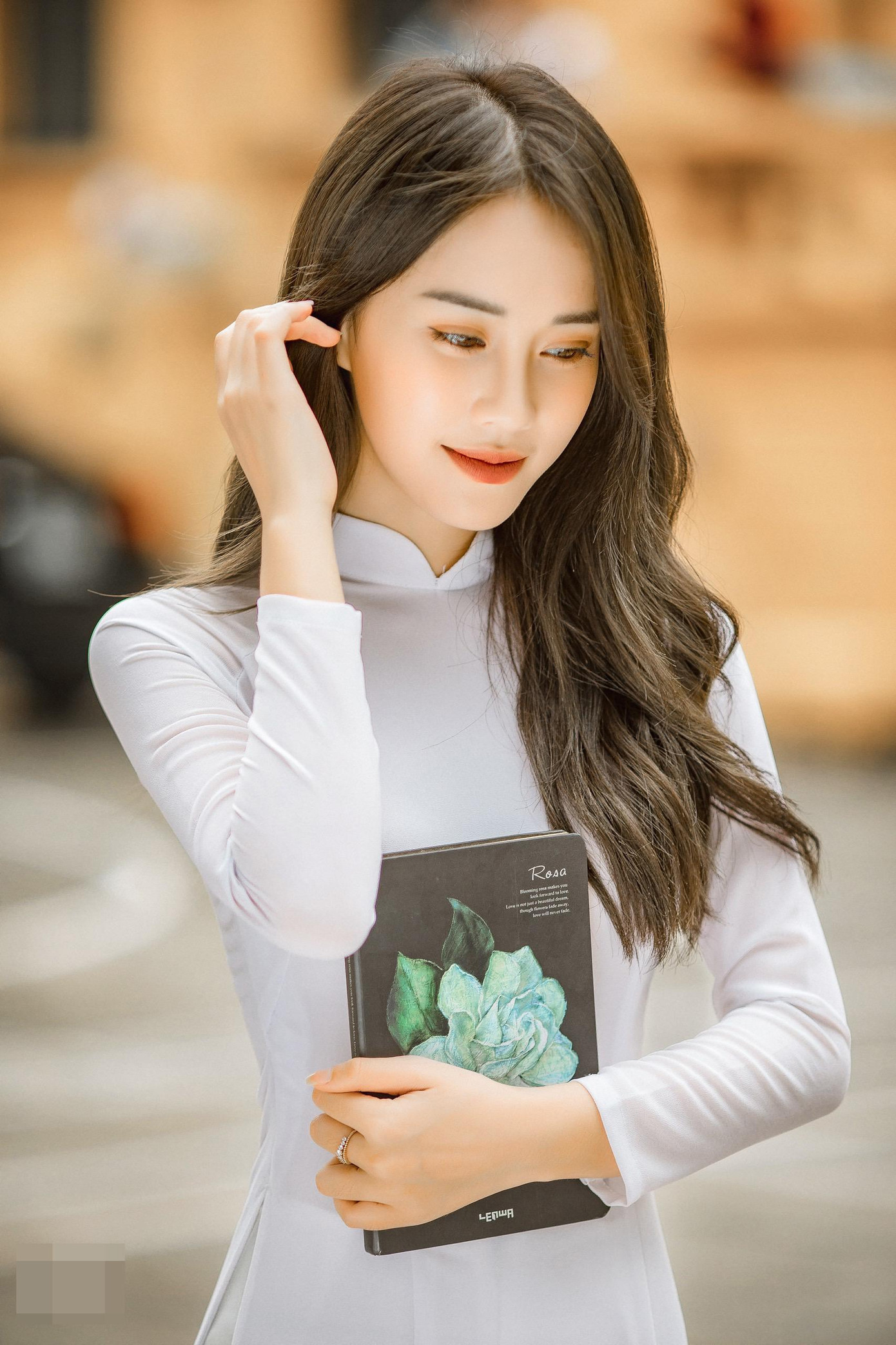 MC Ngô Mai Phương từng gây “bão” dư luận khi xuất hiện trong vòng hồ sơ của cuộc thi Hoa hậu Việt Nam 2020. Khi đó, nhiều người kì vọng người đẹp Hải Phòng sẽ làm nên chuyện tại cuộc thi này. Tuy nhiên, vì lý do cá nhân, MC Ngô Mai Phương không tham dự vòng sơ khảo gây nhiều tiếc nuối.