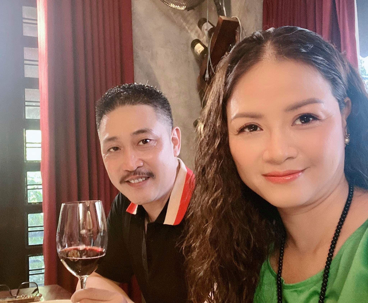 NSƯT Hồ Phong và NS ƯT Thu Hạnh. NSƯT Hồ Phong và NS ƯT Thu Hạnh.