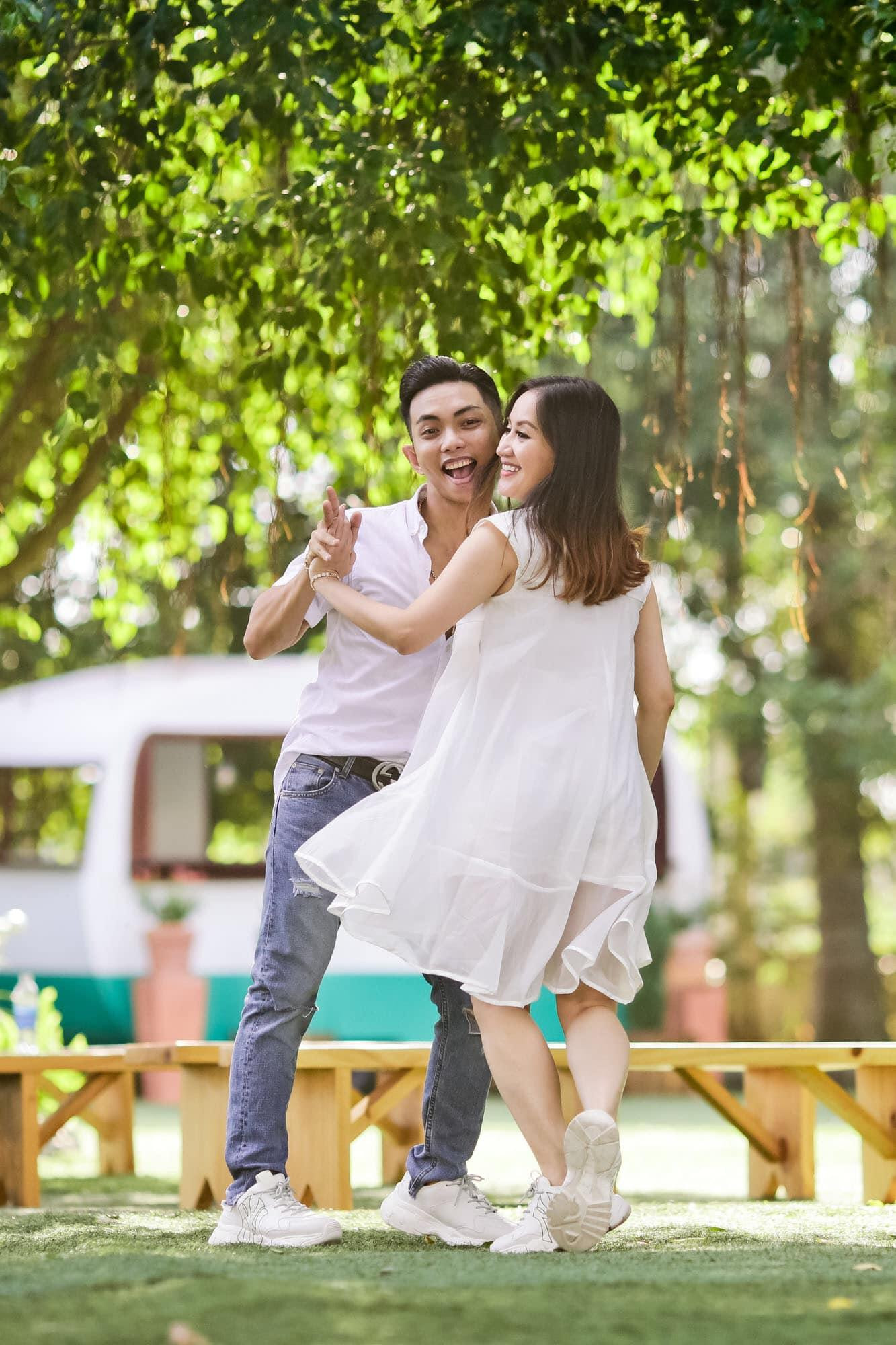 Khánh Thi nhấn mạnh, hiện tại cô đã phấn chấn và thoải mái hơn nhiều.