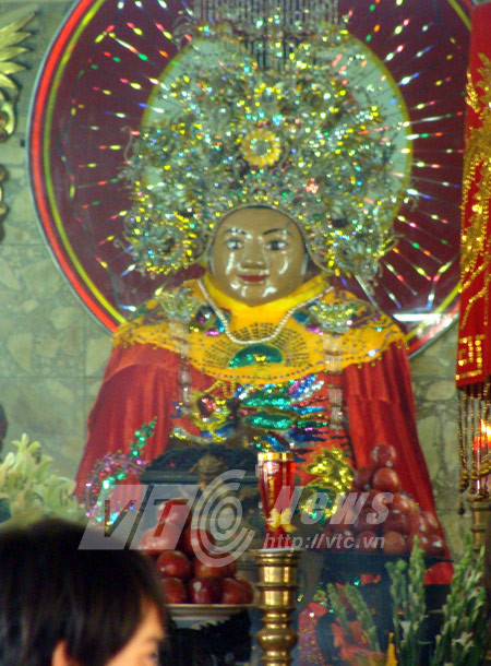 Tượng bà Chúa Xứ là đàn ông hay đàn bà? 