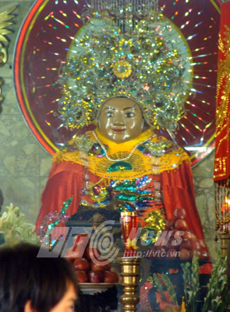 Tượng bà Chúa Xứ là đàn ông hay đàn bà? 